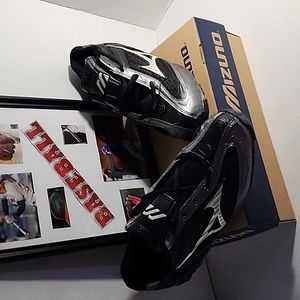 Mizuno Men's Leather Baseball, Softball  9 Spike Vapor G2 Low Cleats S 9